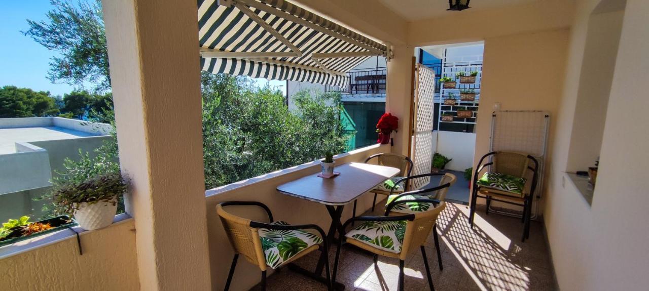 Olav Holiday Apartments Bar Exterior photo